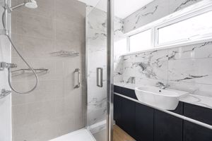 Shower room- click for photo gallery